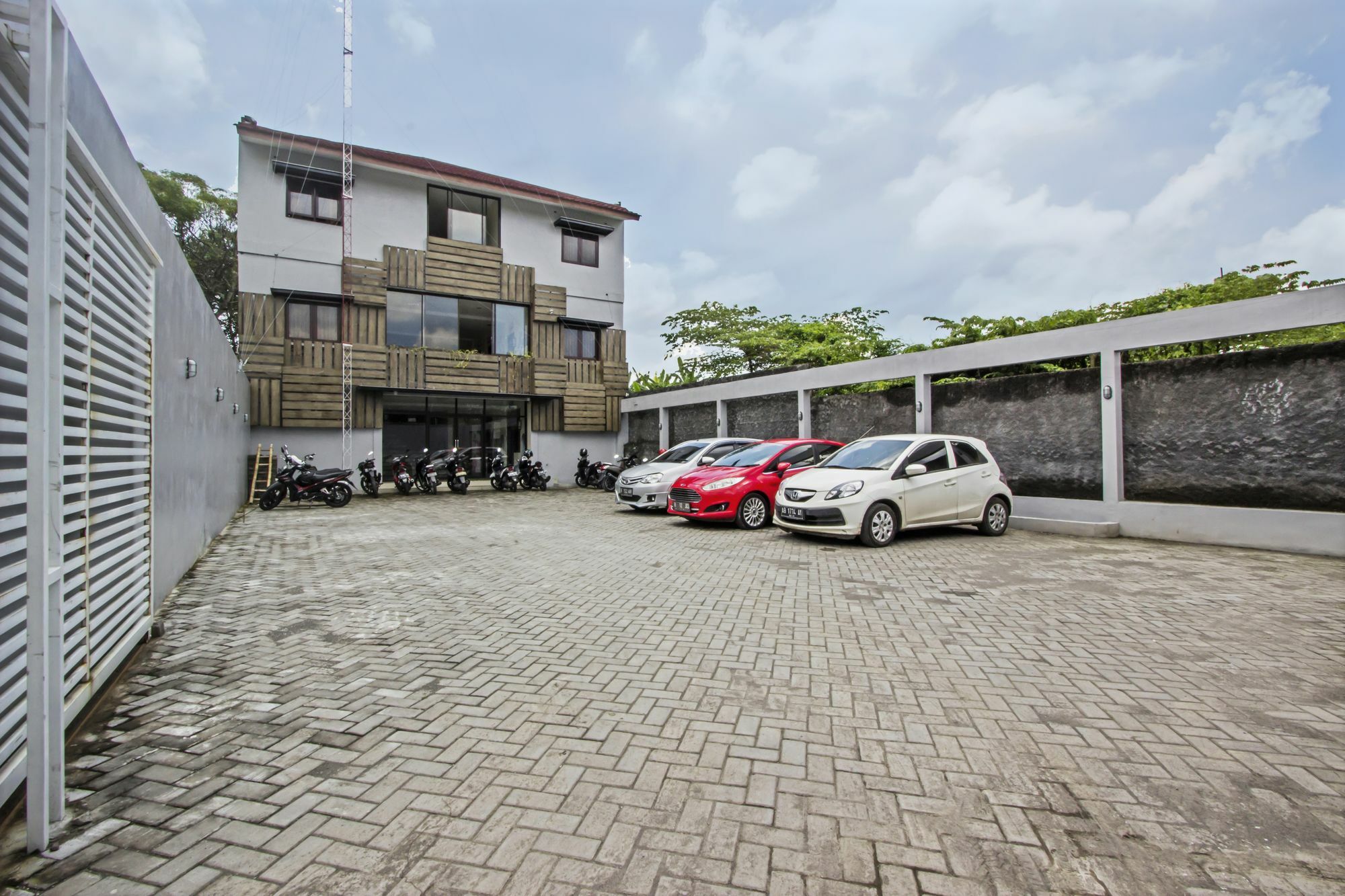 Reddoorz @ Babarsari Hotel Maguwo Ngoại thất bức ảnh